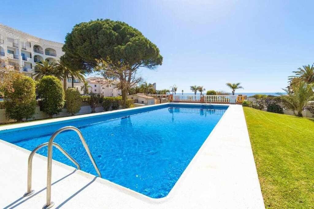 2 Bedroom In With Pool And Seaview Apartment Nerja