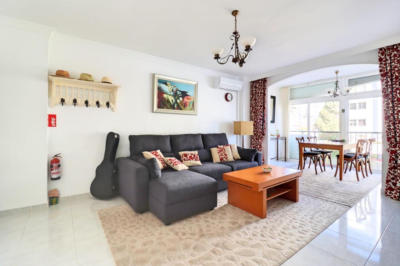 2 Bedroom In With Pool And Seaview Apartment