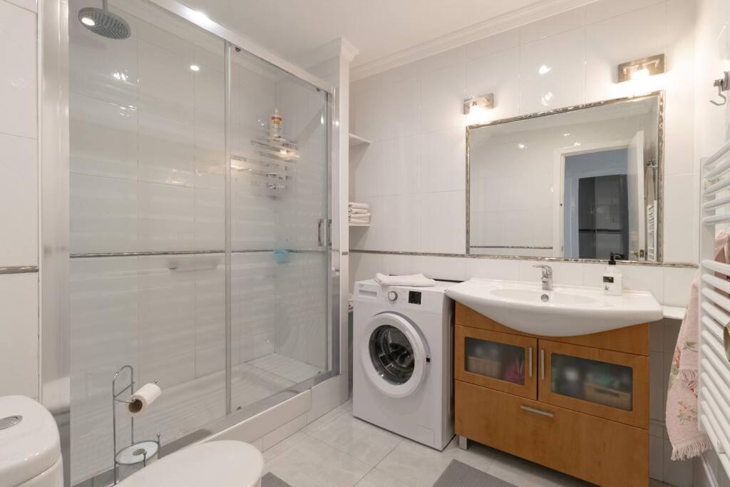 2 Bedroom In With Pool And Seaview Apartment Nerja