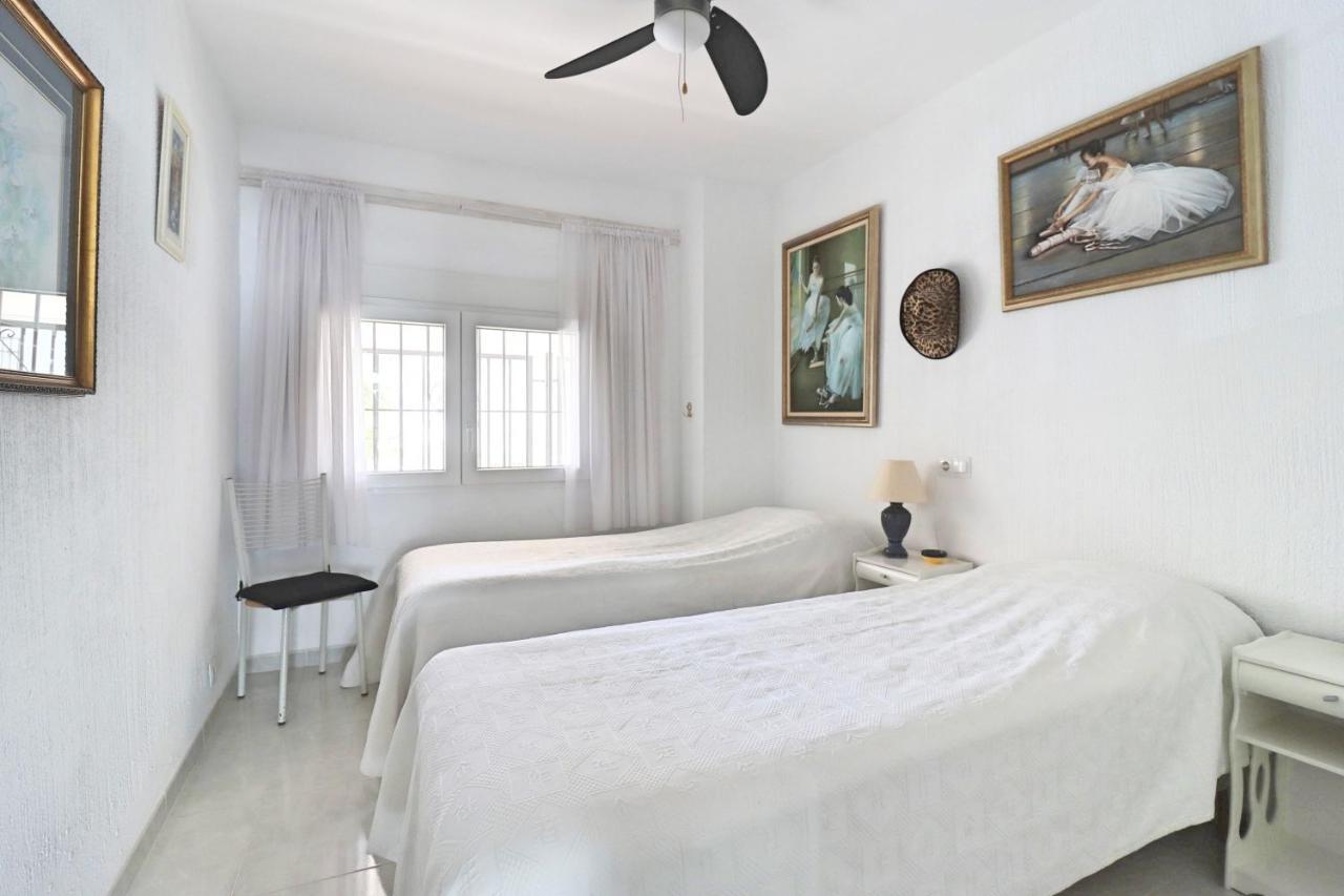 2 Bedroom In With Pool And Seaview Apartment