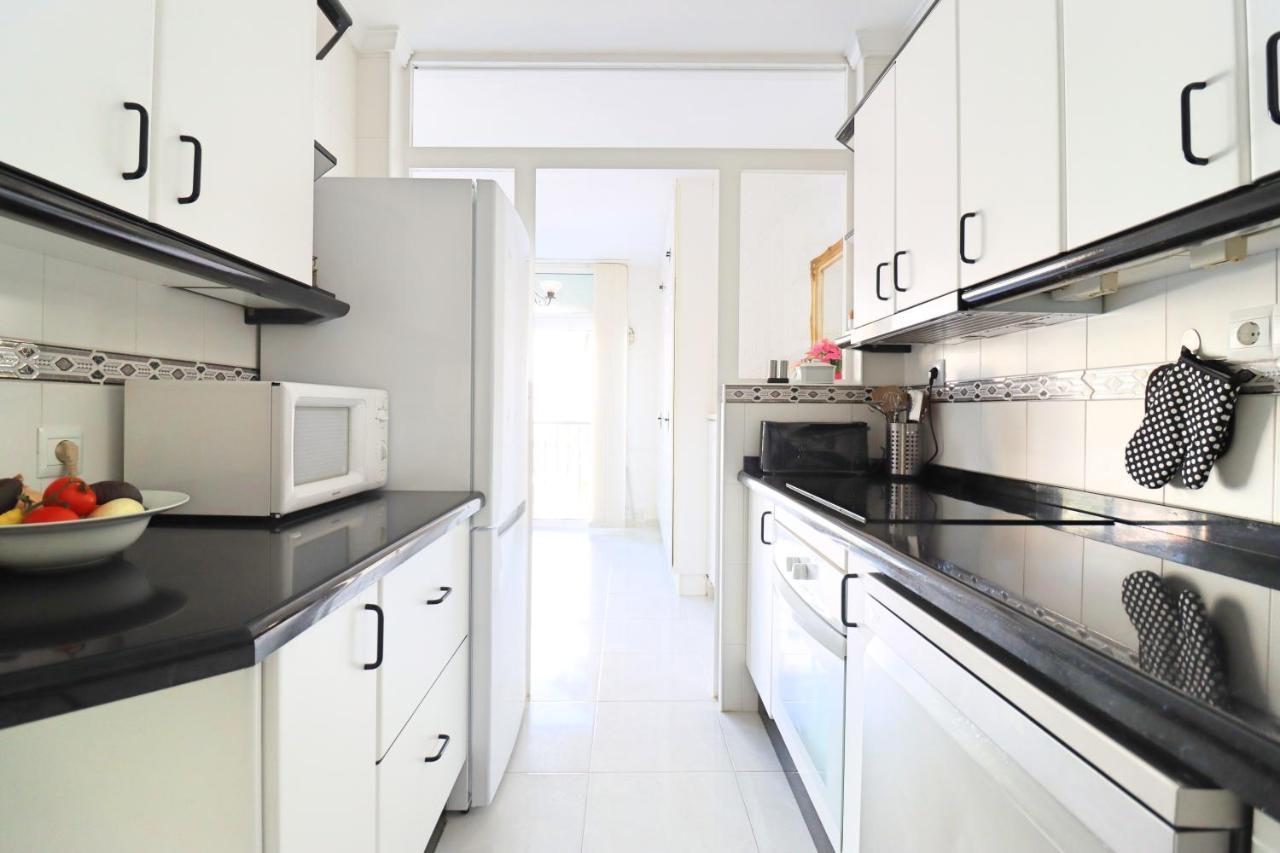2 Bedroom In With Pool And Seaview Apartment