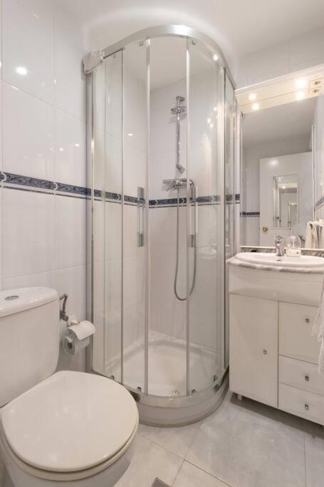 2 Bedroom In With Pool And Seaview Apartment Nerja